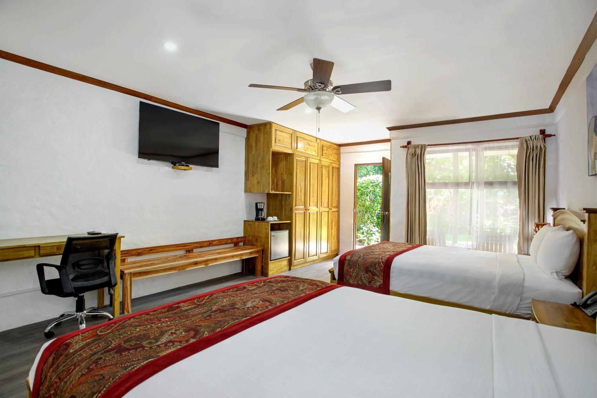 Hacienda Guachipelin Volcano Ranch Hotel & Hot Springs Liberia Bagian luar foto